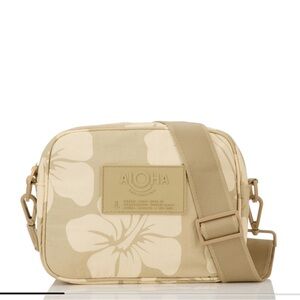 NWT Aloha Collection Le Tour in Hana Hou
